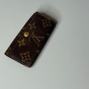 Louis Vuitton 4-key Holder